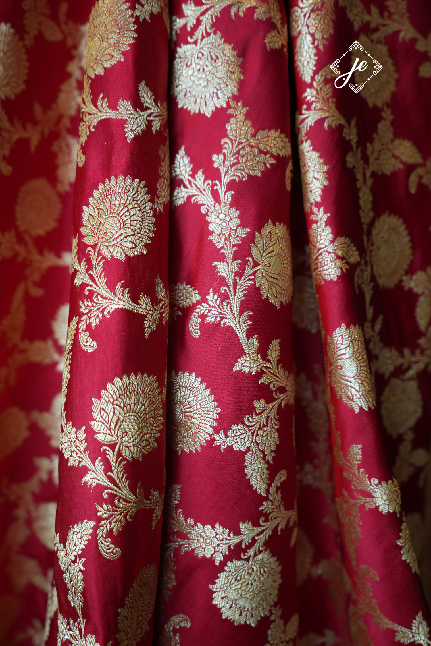 Red Pure Silk Jaal Handloom Banarasi Saree