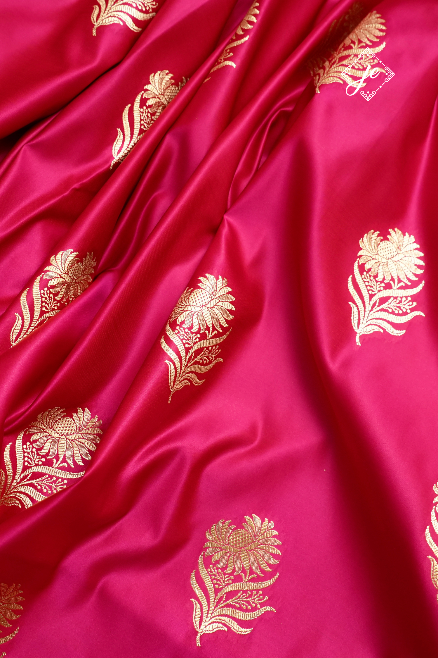 Maroon Scallop Border Satin Silk Banarasi Saree