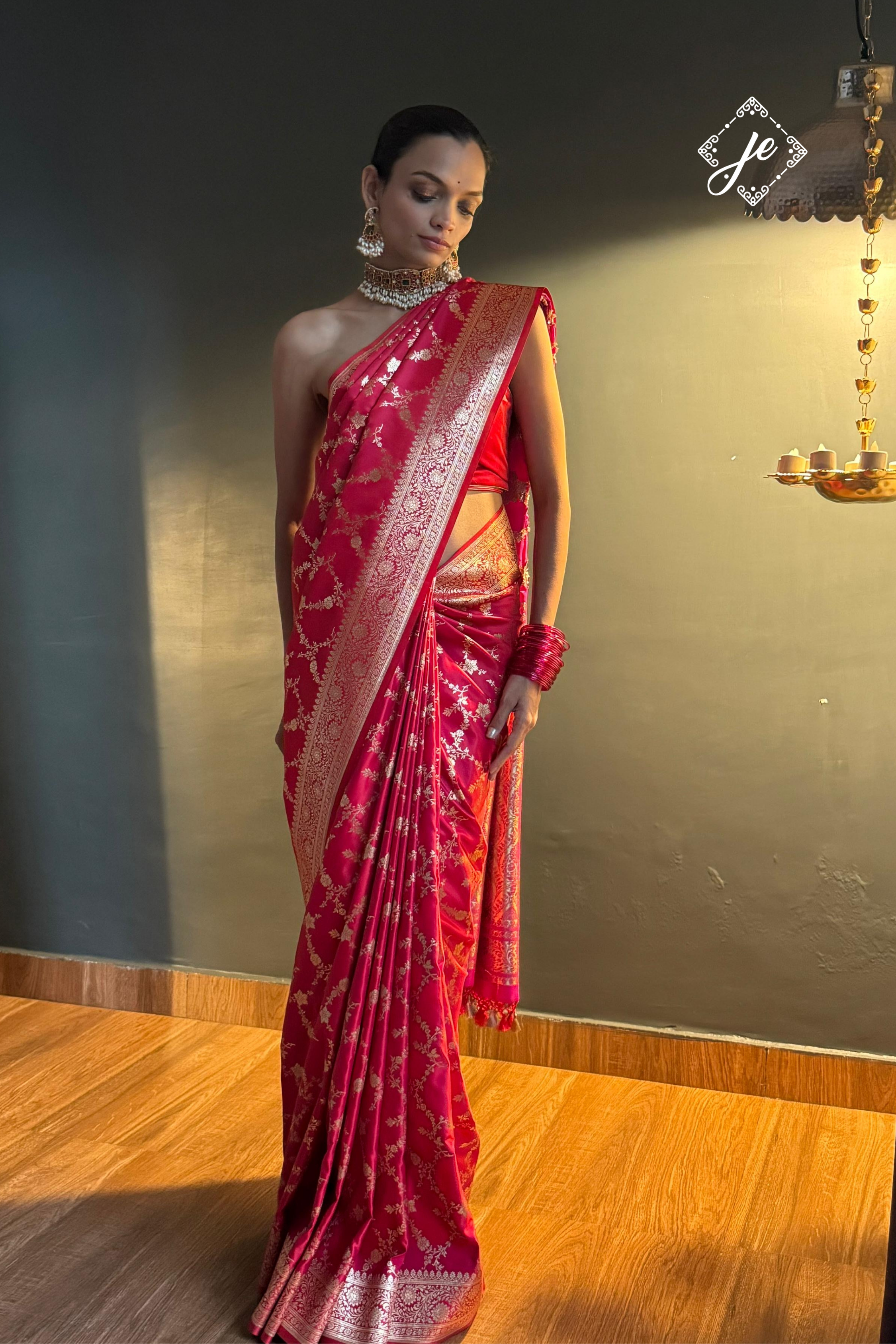 Dual Tone Red Satin Silk Jaal Banarasi Saree