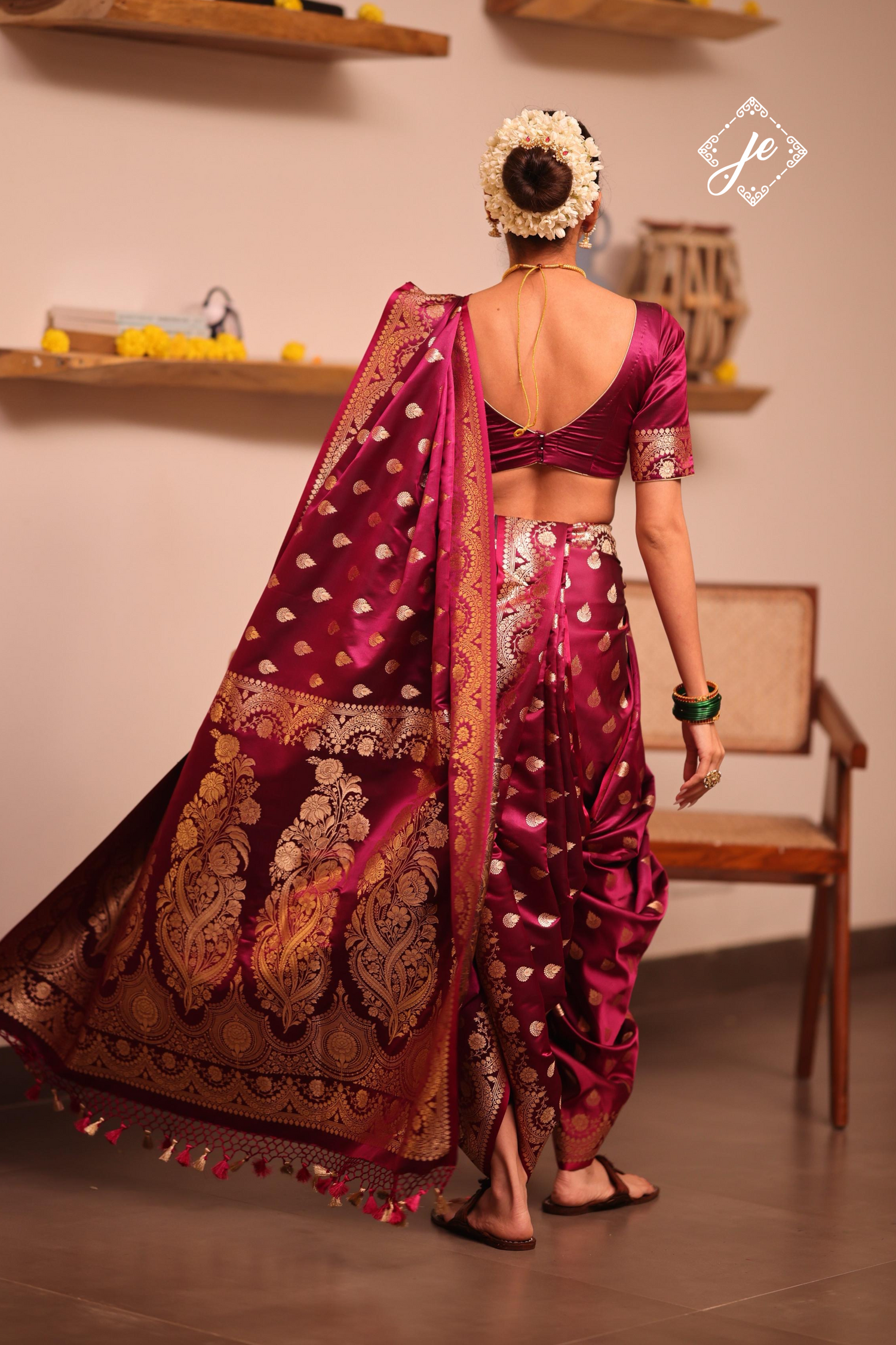 Deep Magenta Scallop Border Satin Silk Buti Banarasi Saree