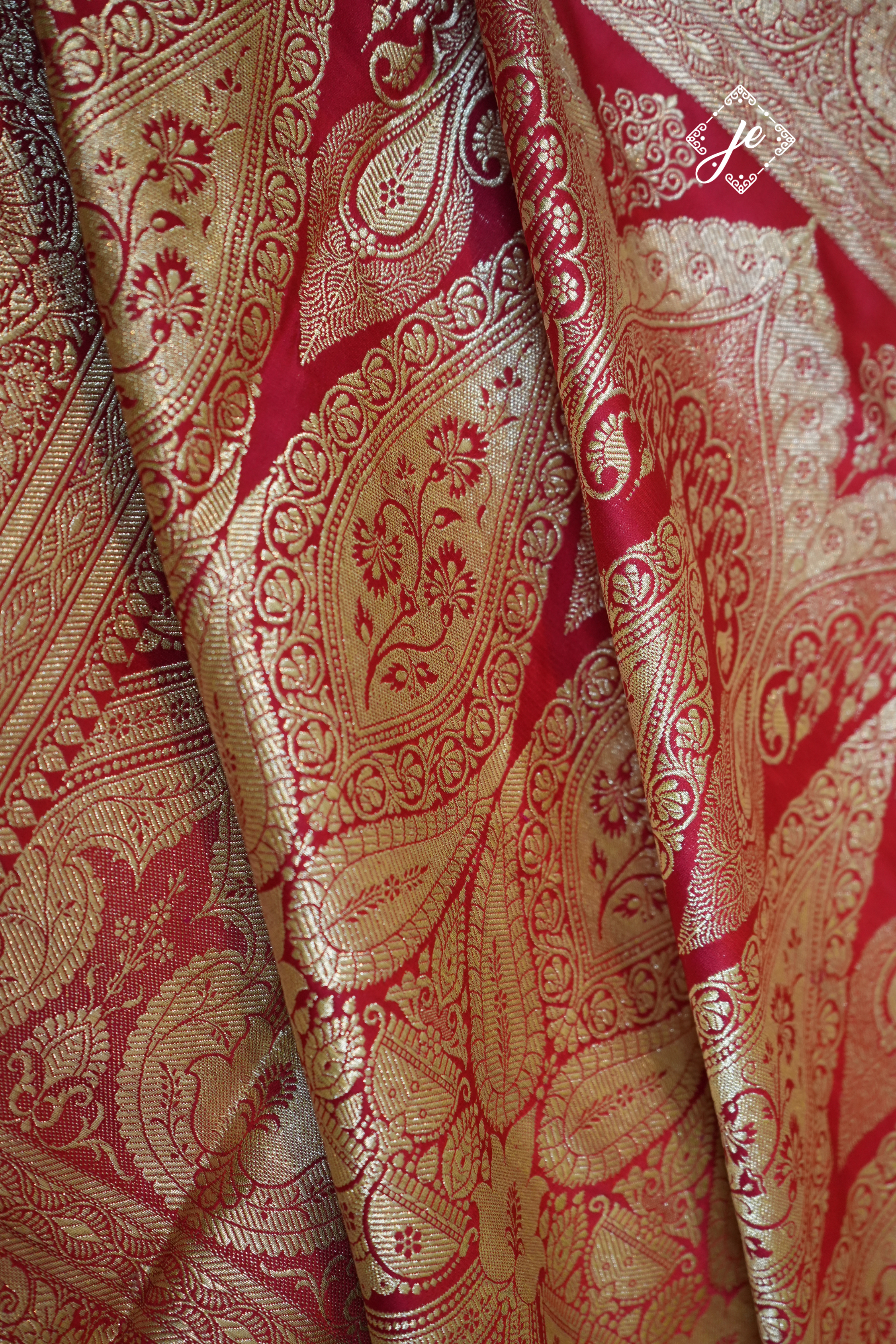 Red Pure Silk Jaal Handloom Banarasi Saree