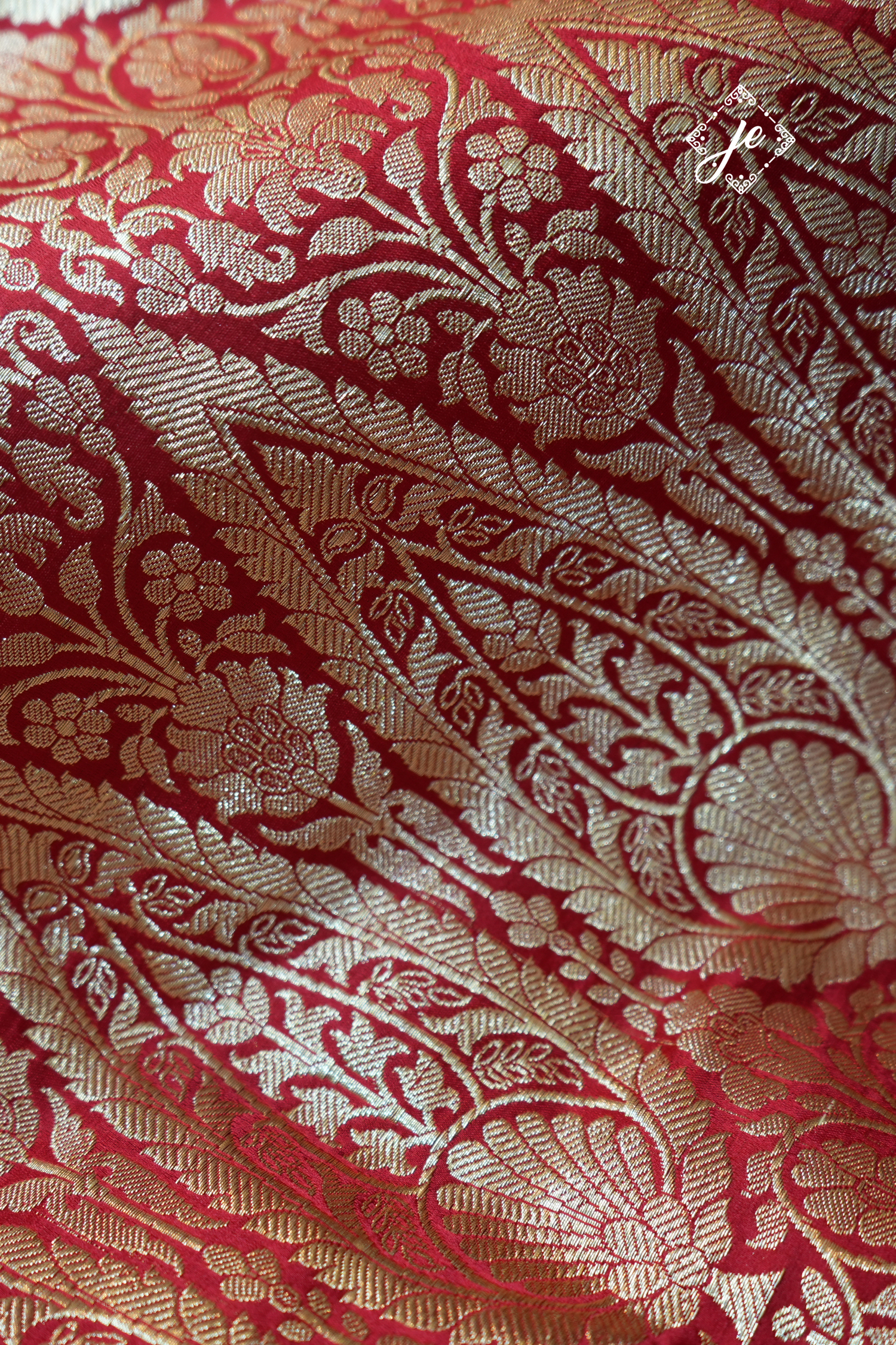 Red Pure Silk Jaal Handloom Banarasi Saree