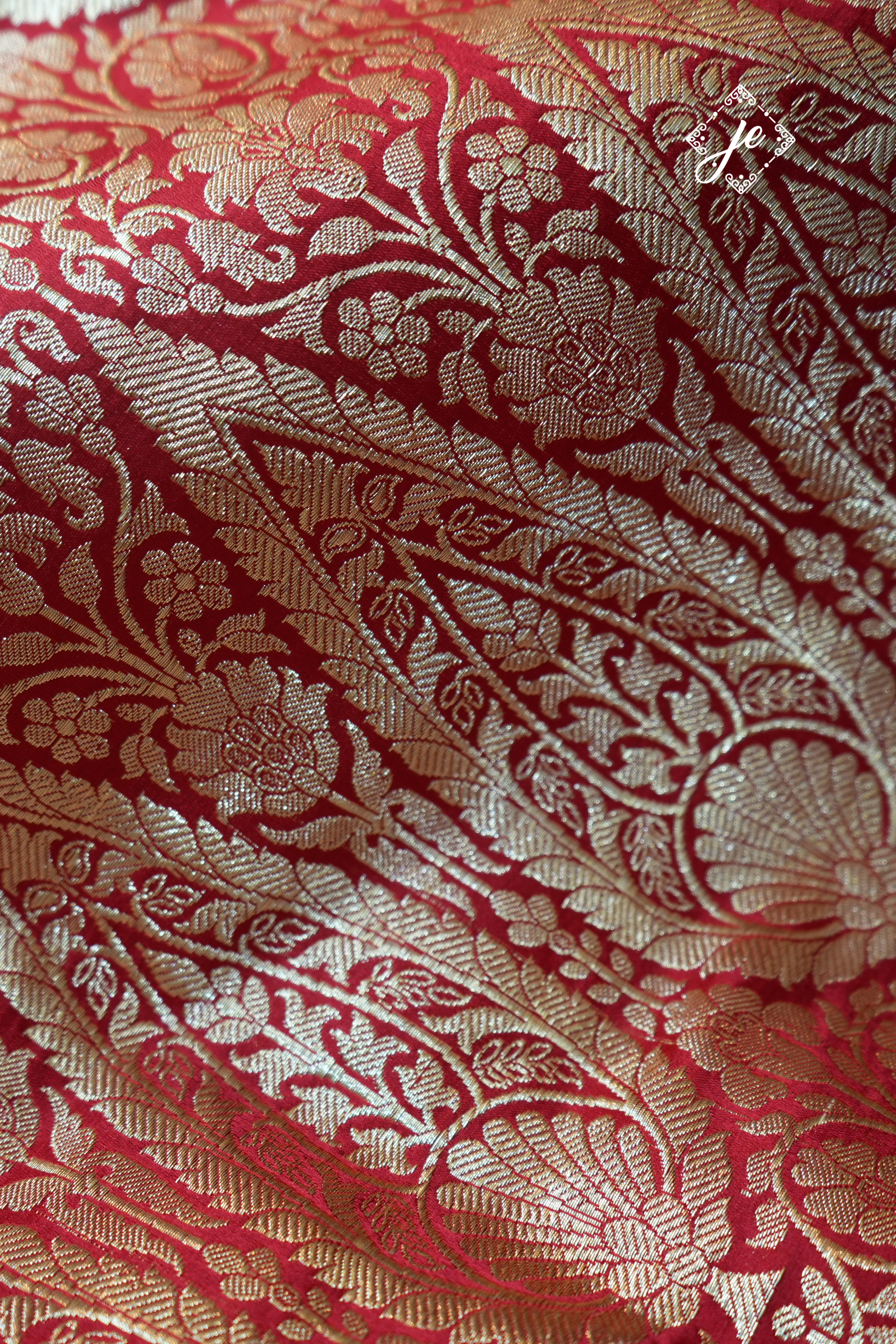 Red Pure Silk Jaal Handloom Banarasi Saree