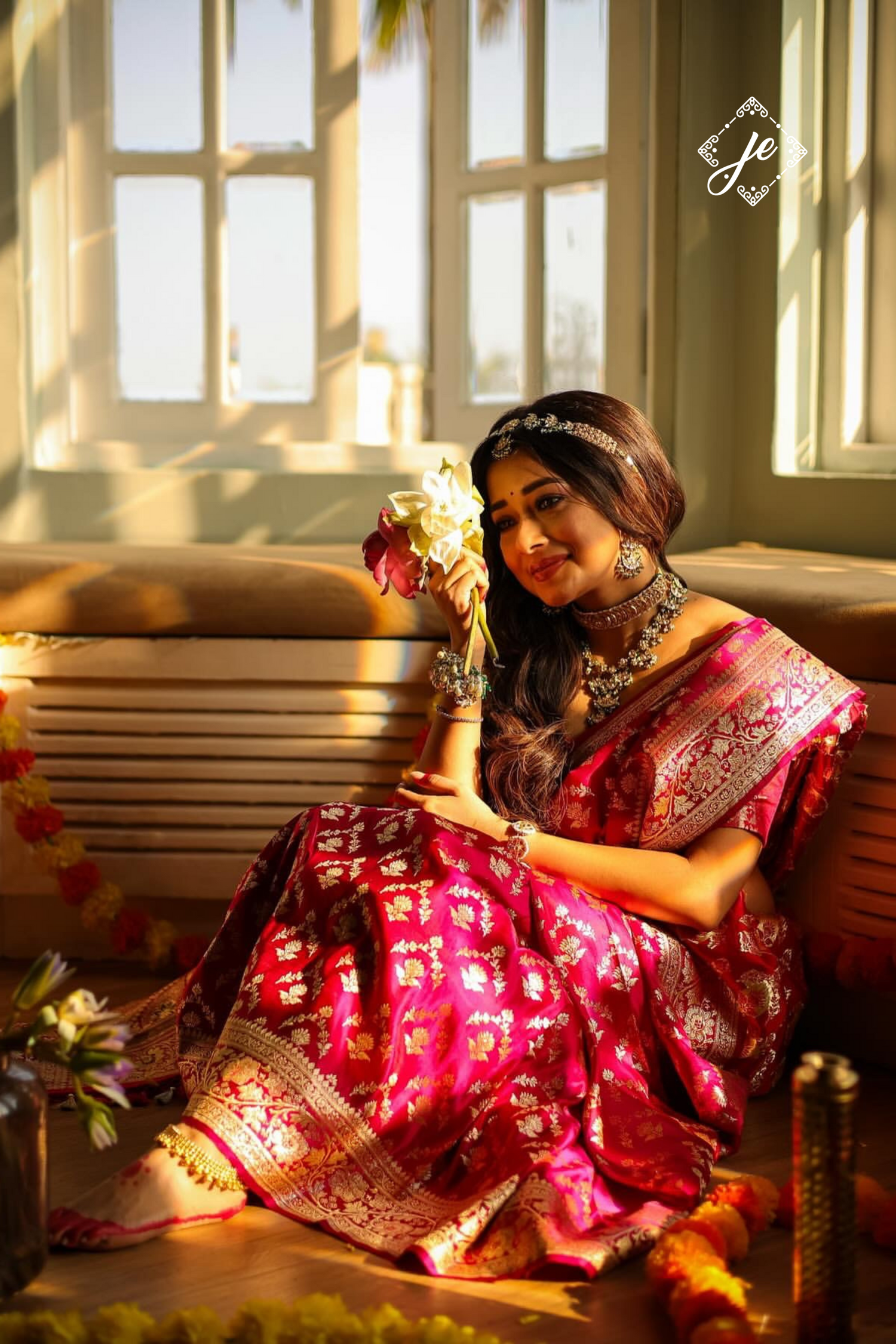 Magenta Satin Silk Floral Buti Banarasi Handloom Saree