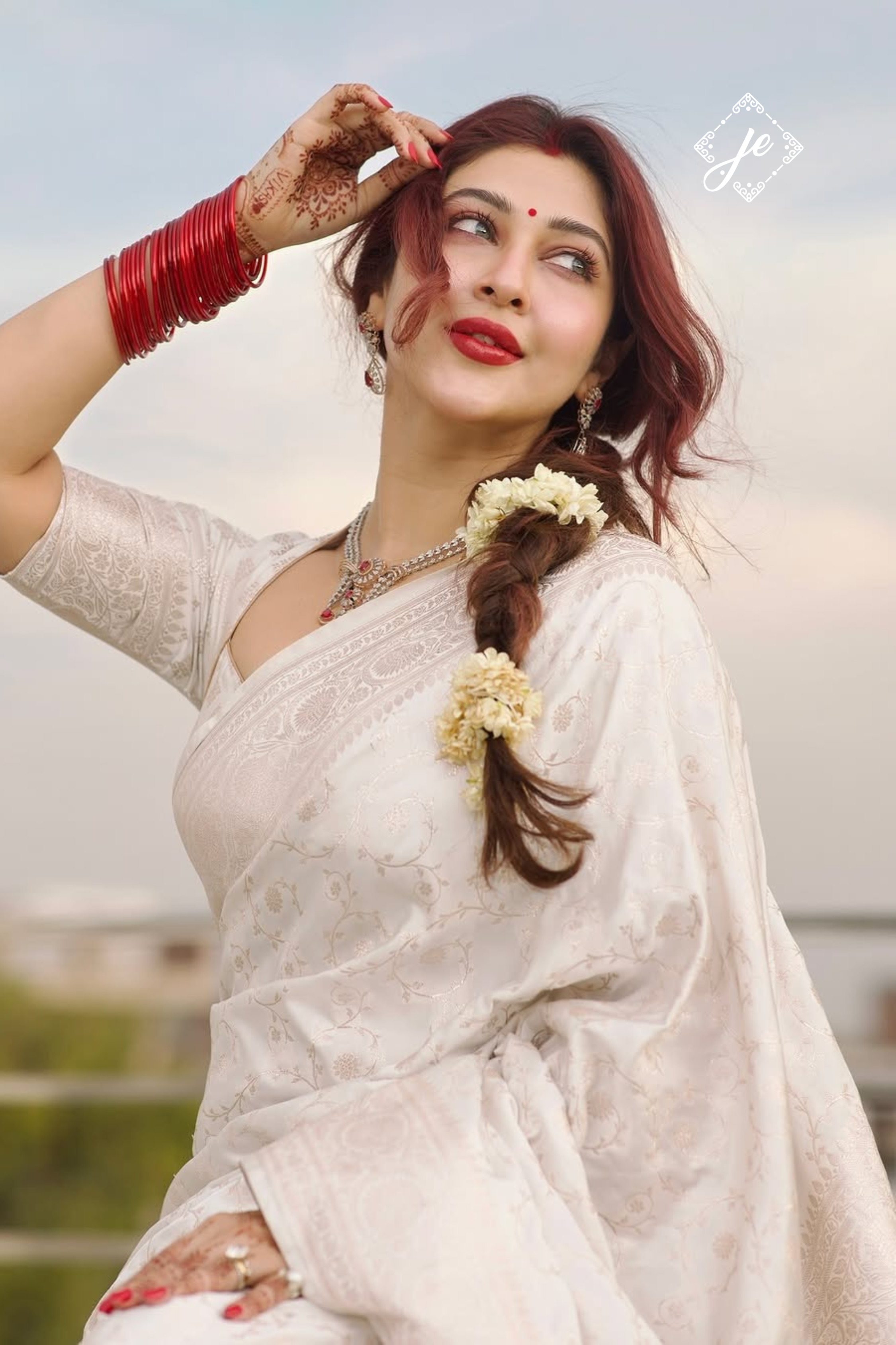 White Satin Silk Jaal Banarasi Saree