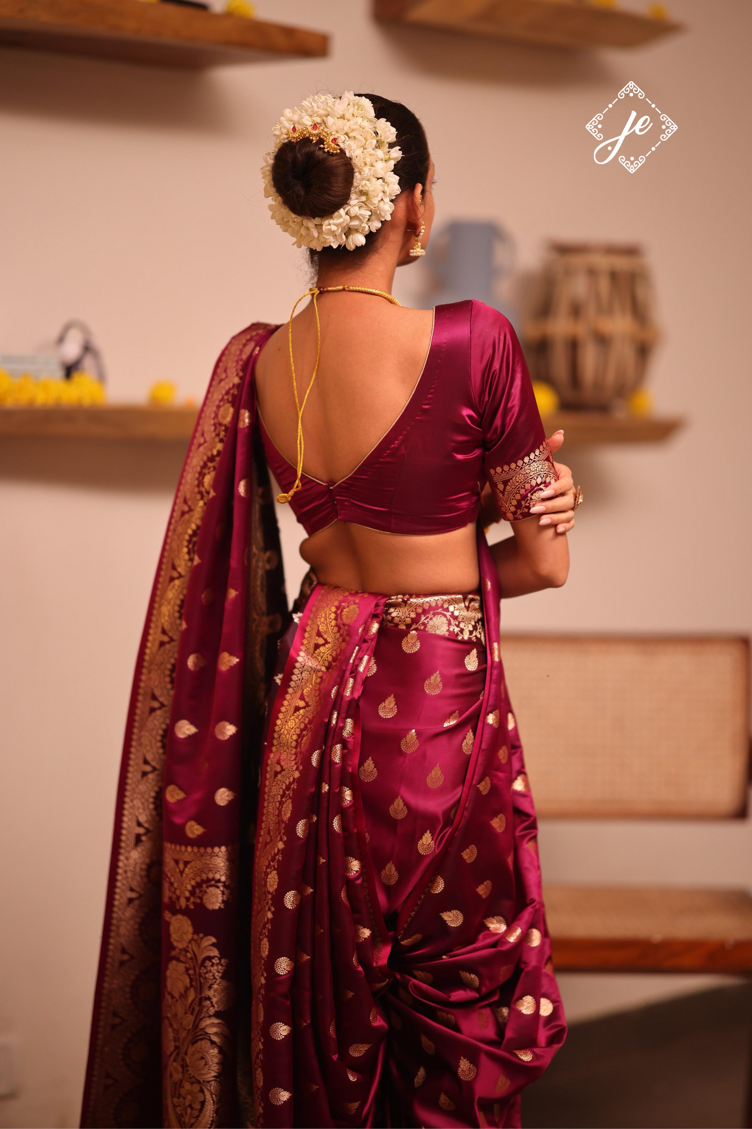 Deep Magenta Scallop Border Satin Silk Buti Banarasi Saree