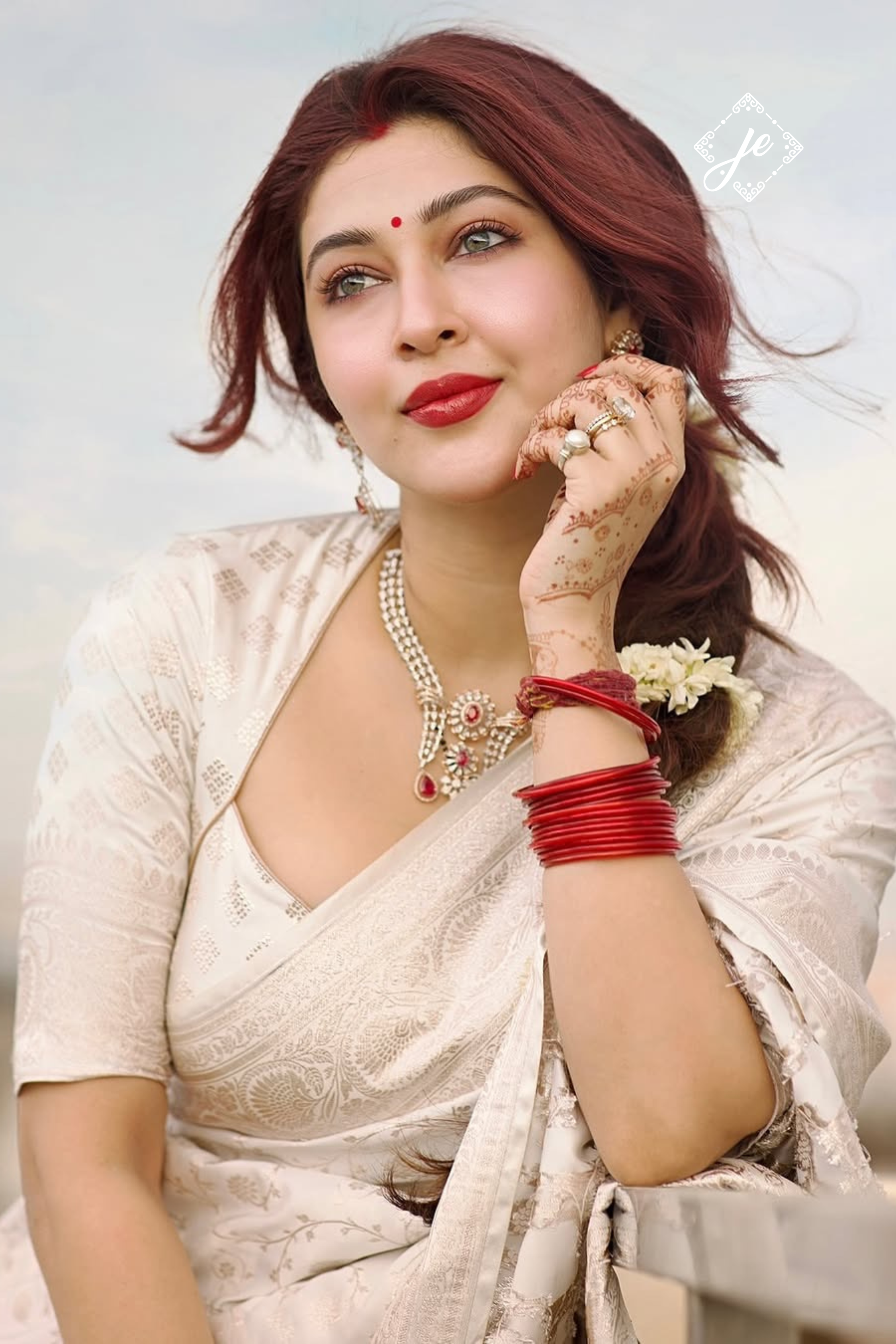 White Satin Silk Jaal Banarasi Saree