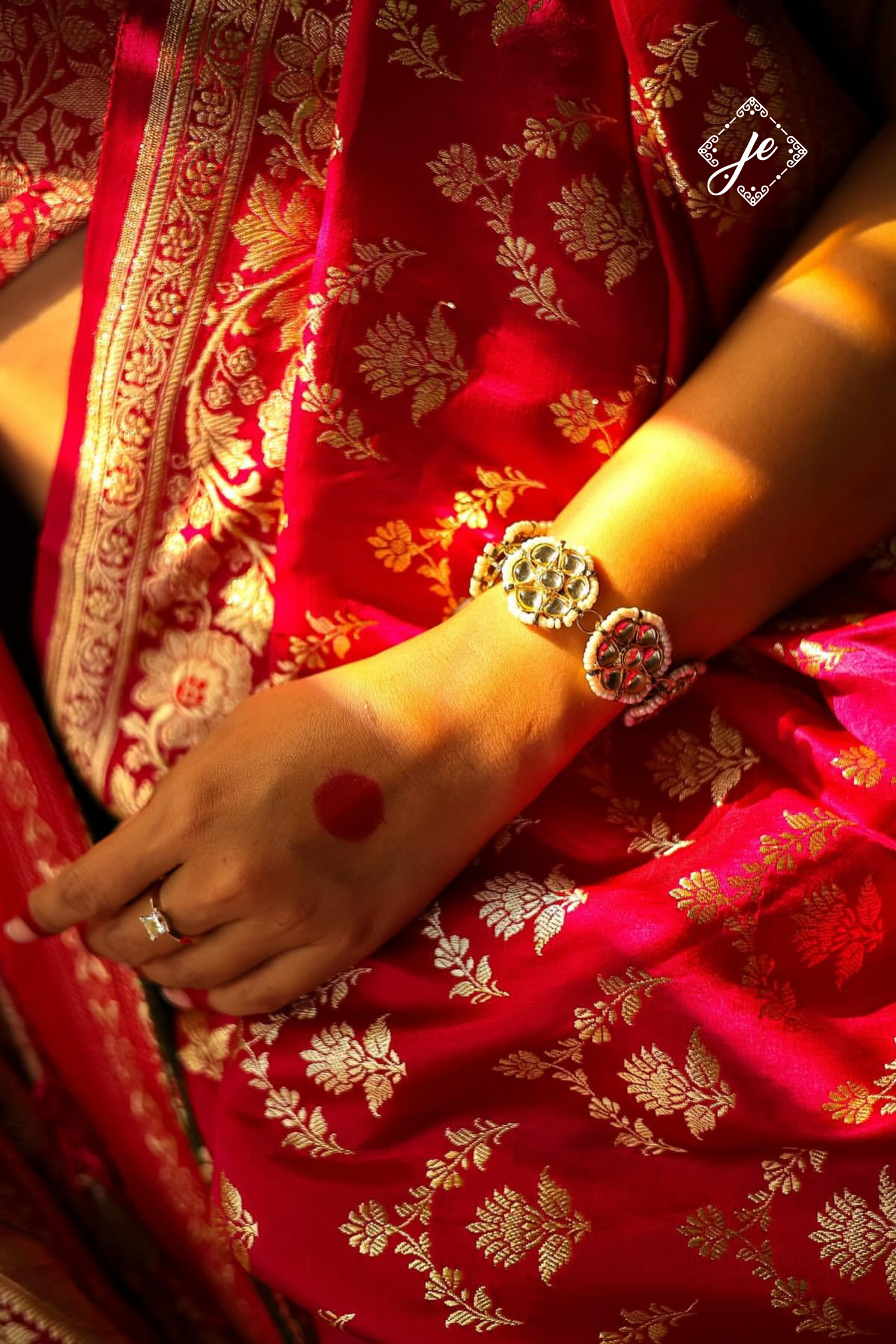 Magenta Satin Silk Floral Buti Banarasi Handloom Saree