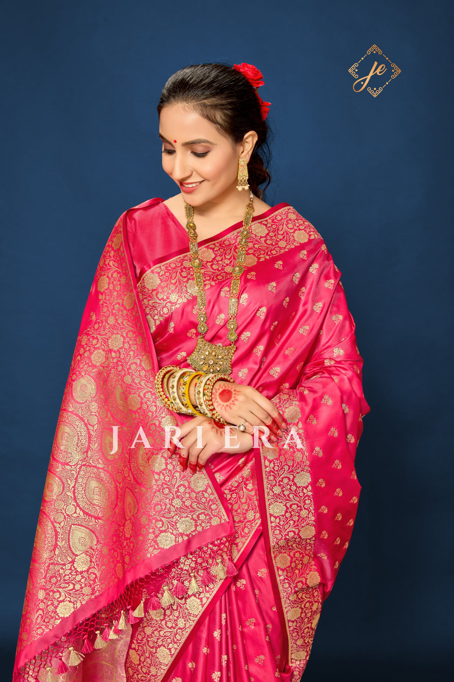 Strawberry Pink Open Border Satin Silk Buti Banarasi Saree