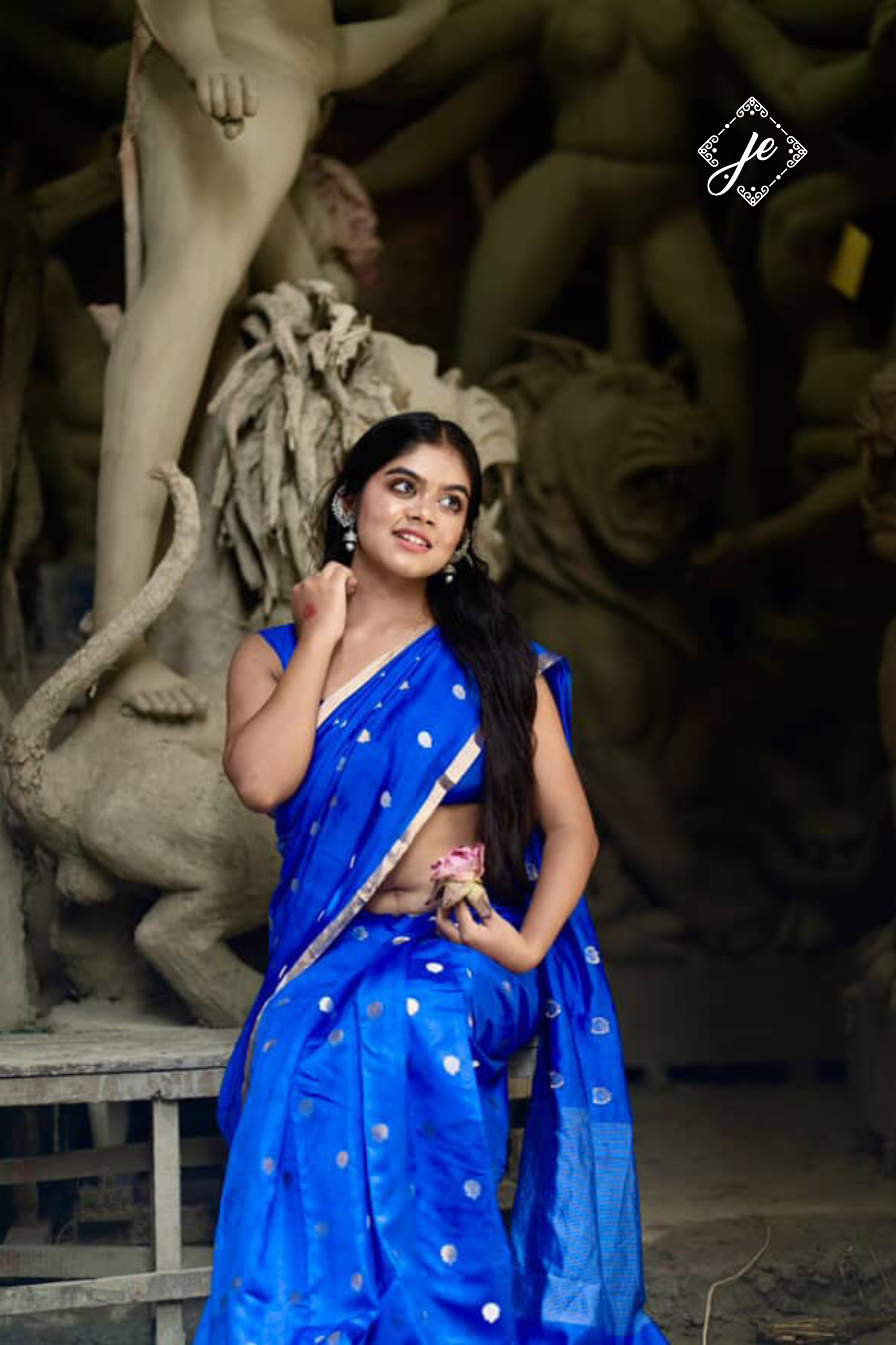 Royal Blue Pure Chaniya Silk Buti Banarasi Saree