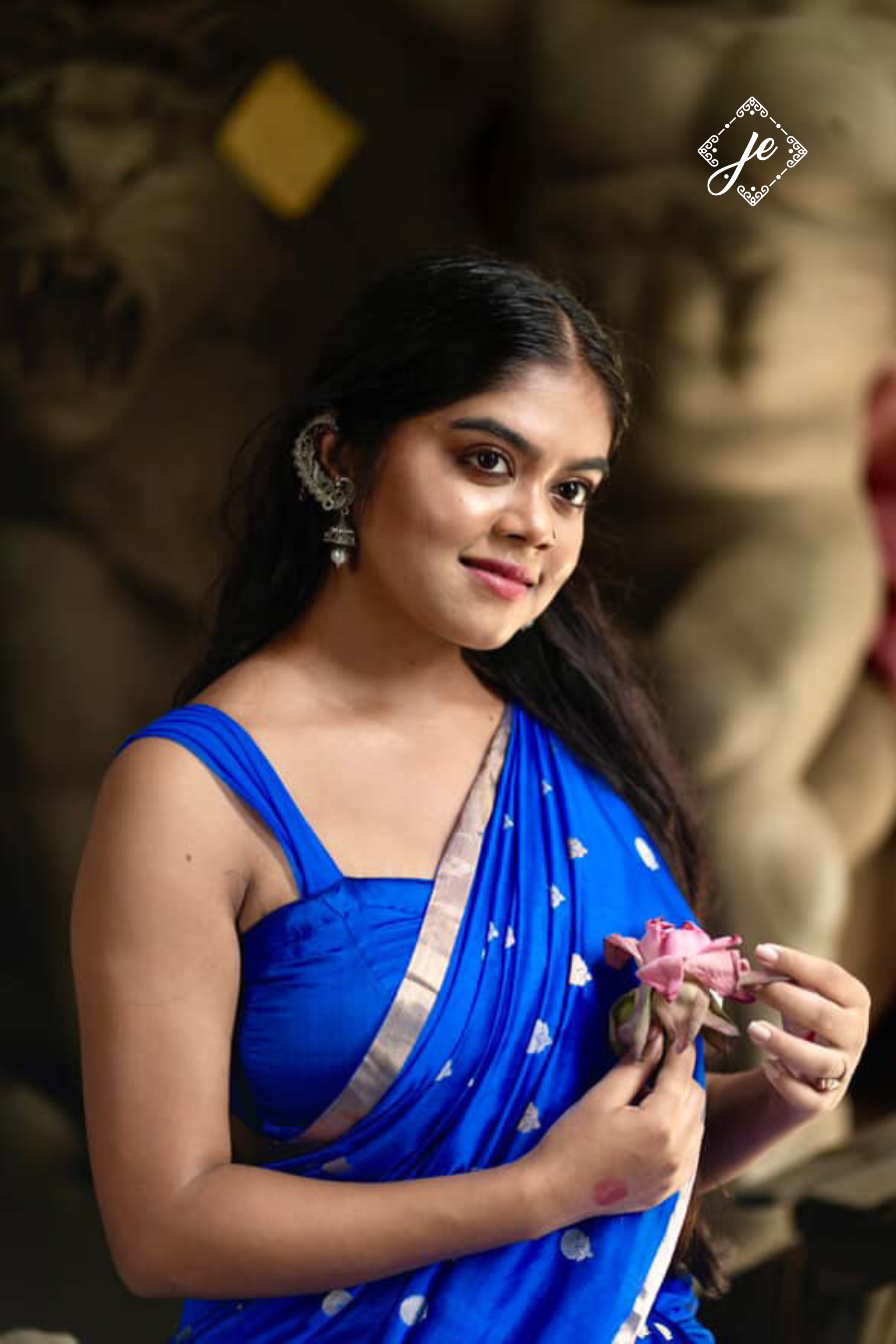 Royal Blue Pure Chaniya Silk Buti Banarasi Saree