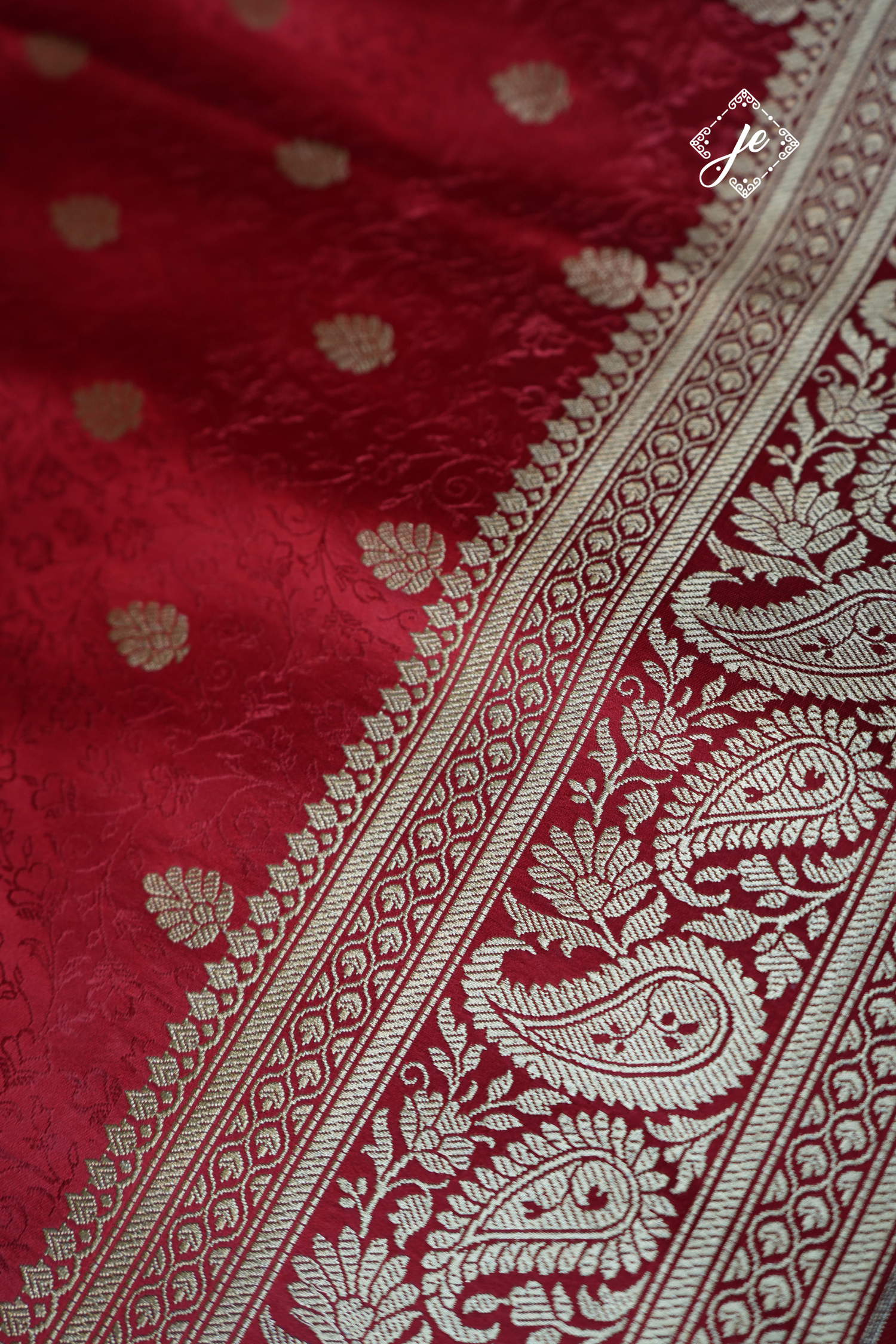 Red Satin Silk Jamevaar Buti Banarasi Saree