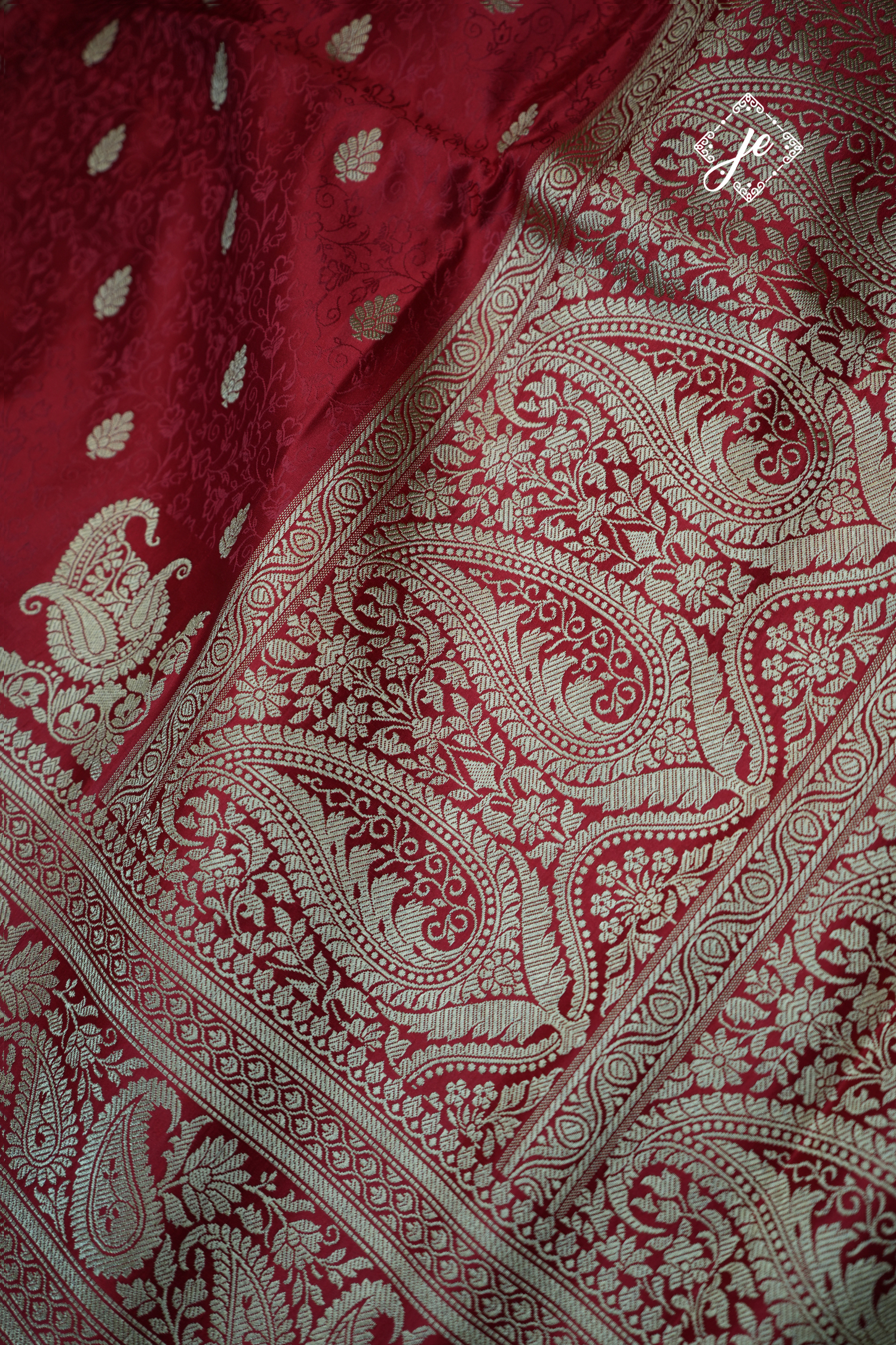 Red Satin Silk Jamevaar Buti Banarasi Saree