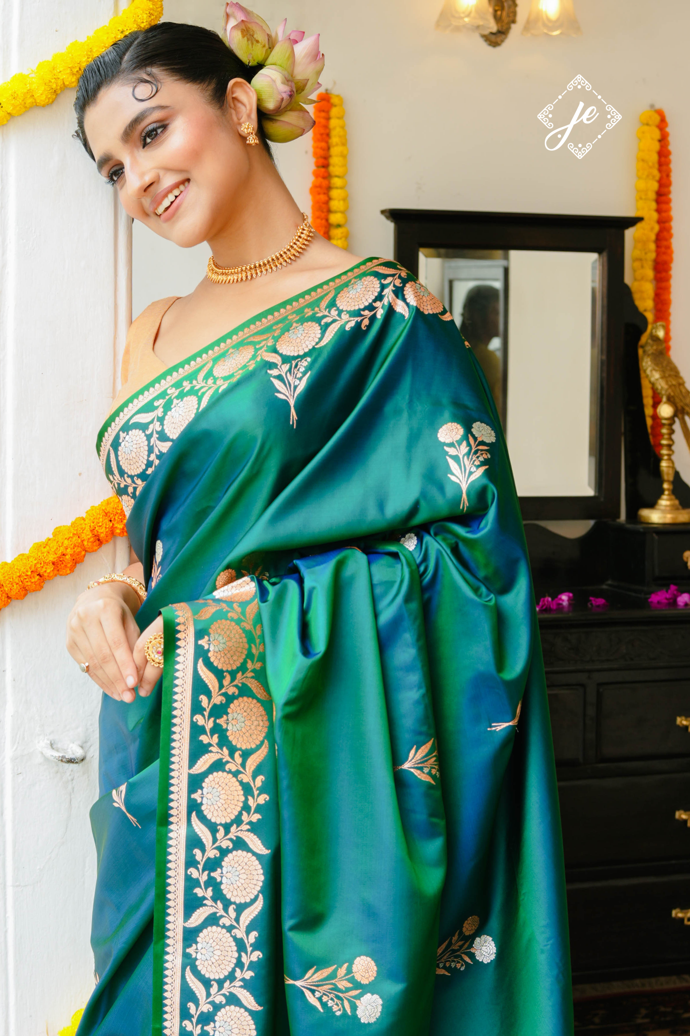 Dual Tone Green Blue Mashru Silk Banarasi Saree
