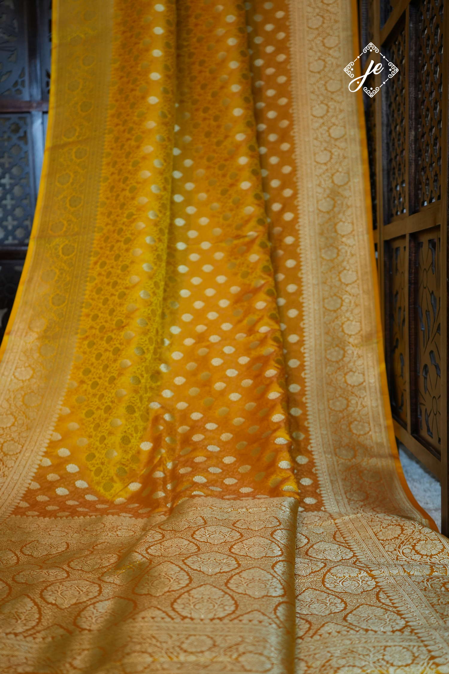 Yellow Satin Silk Jamevaar Buti Banarasi Saree