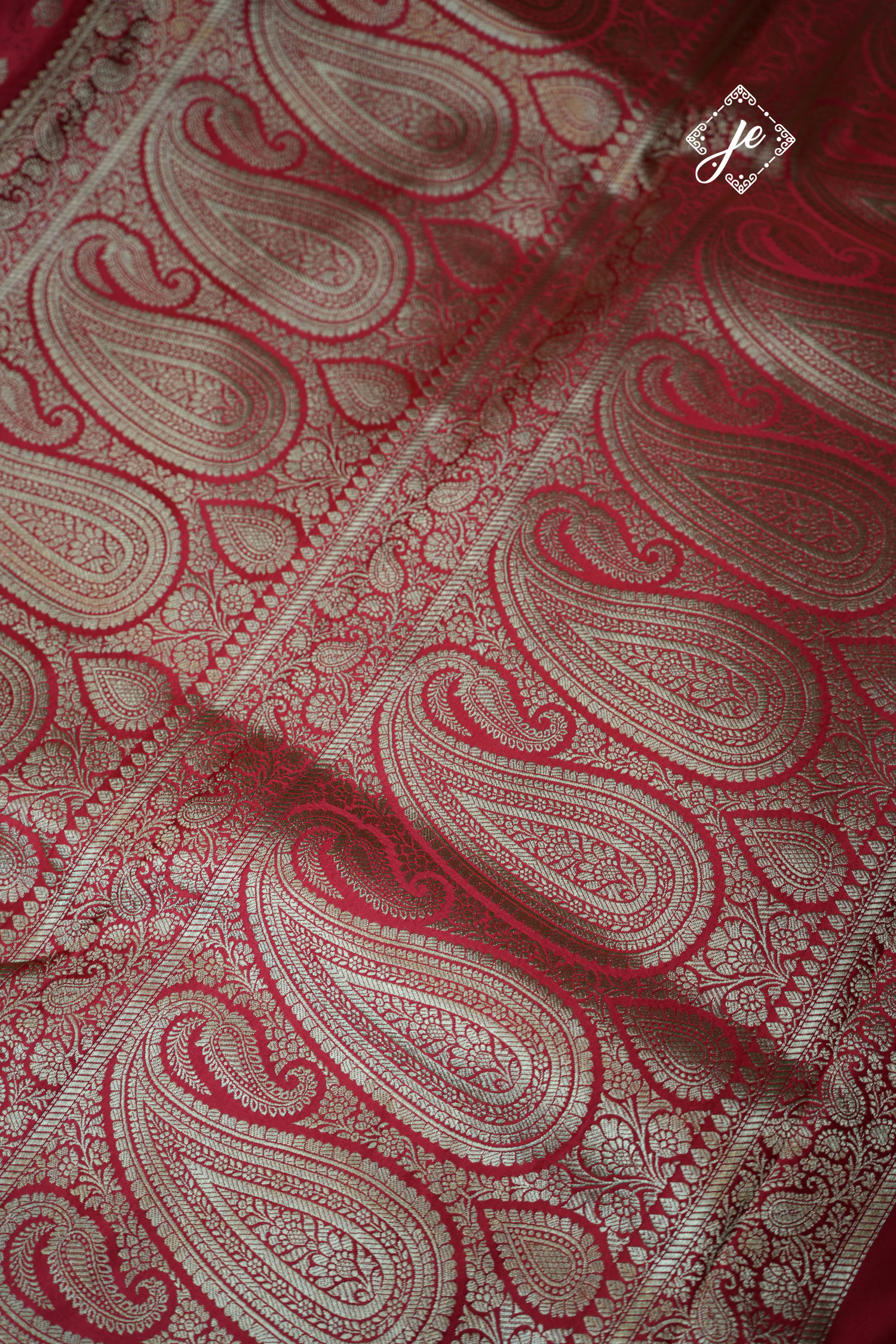 Red Satin Silk Jamevaar Buti Banarasi Saree