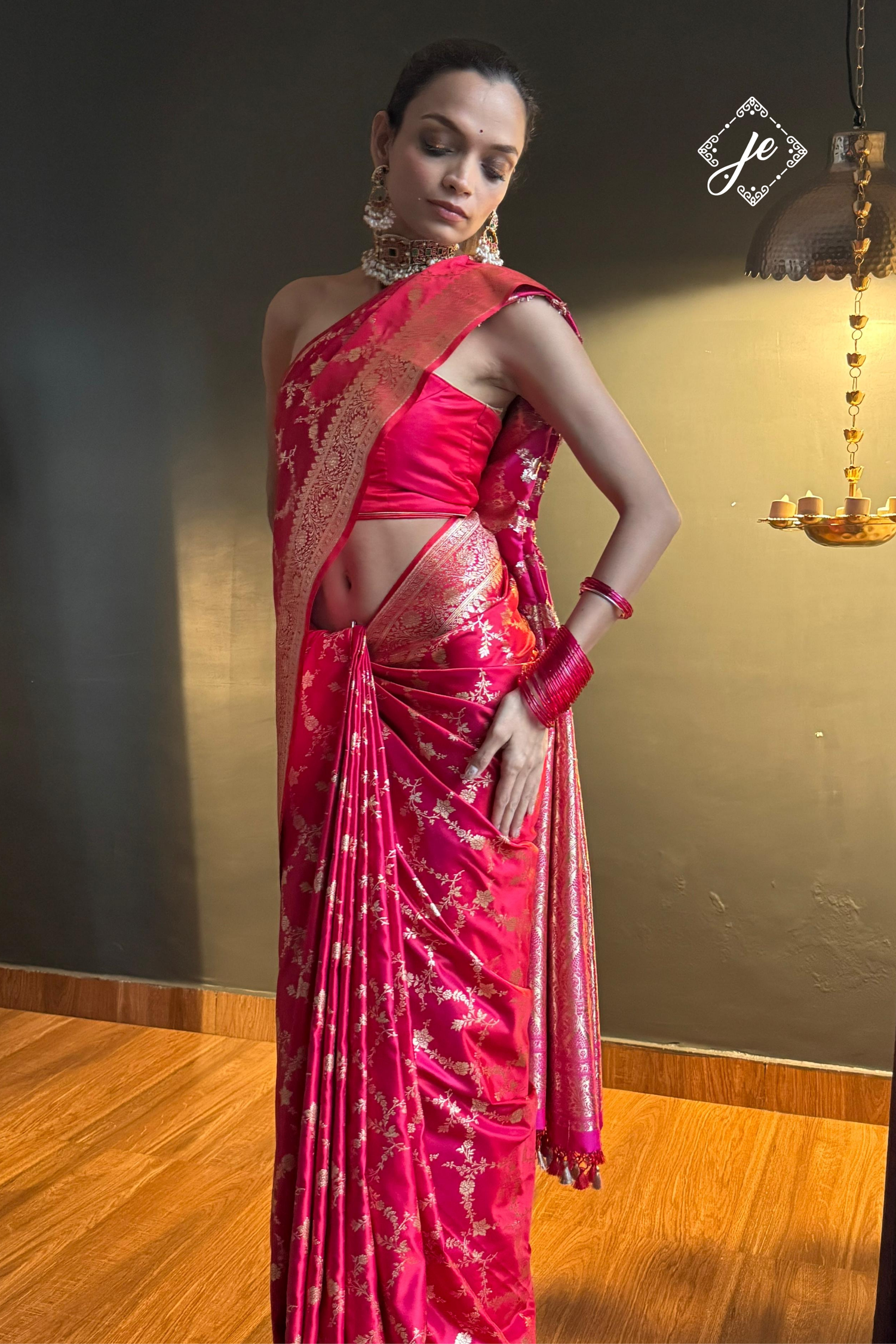 Dual Tone Red Satin Silk Jaal Banarasi Saree