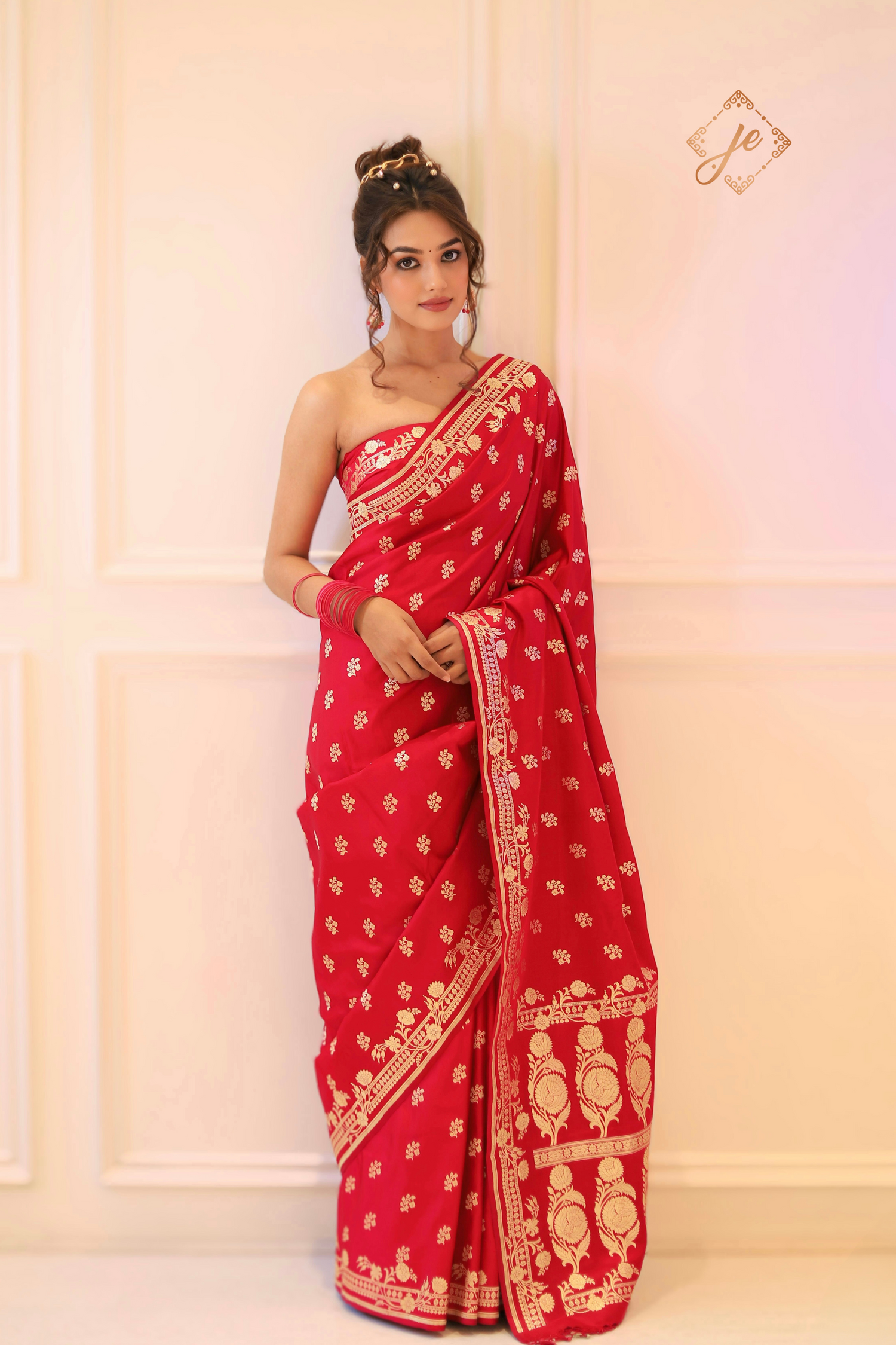 Red Pure Handloom Fancy Border Buti Banarasi Saree