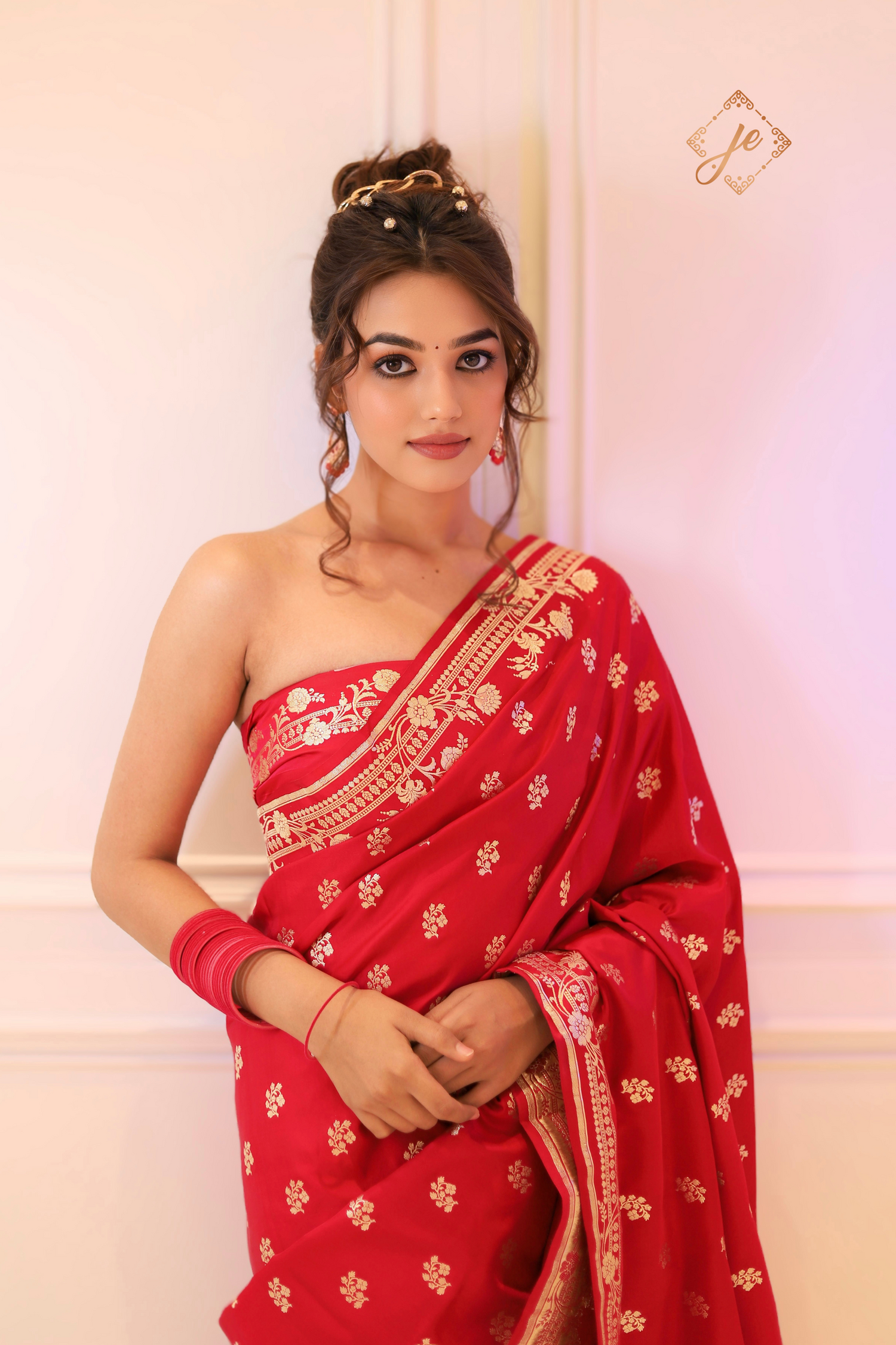 Red Pure Handloom Fancy Border Buti Banarasi Saree