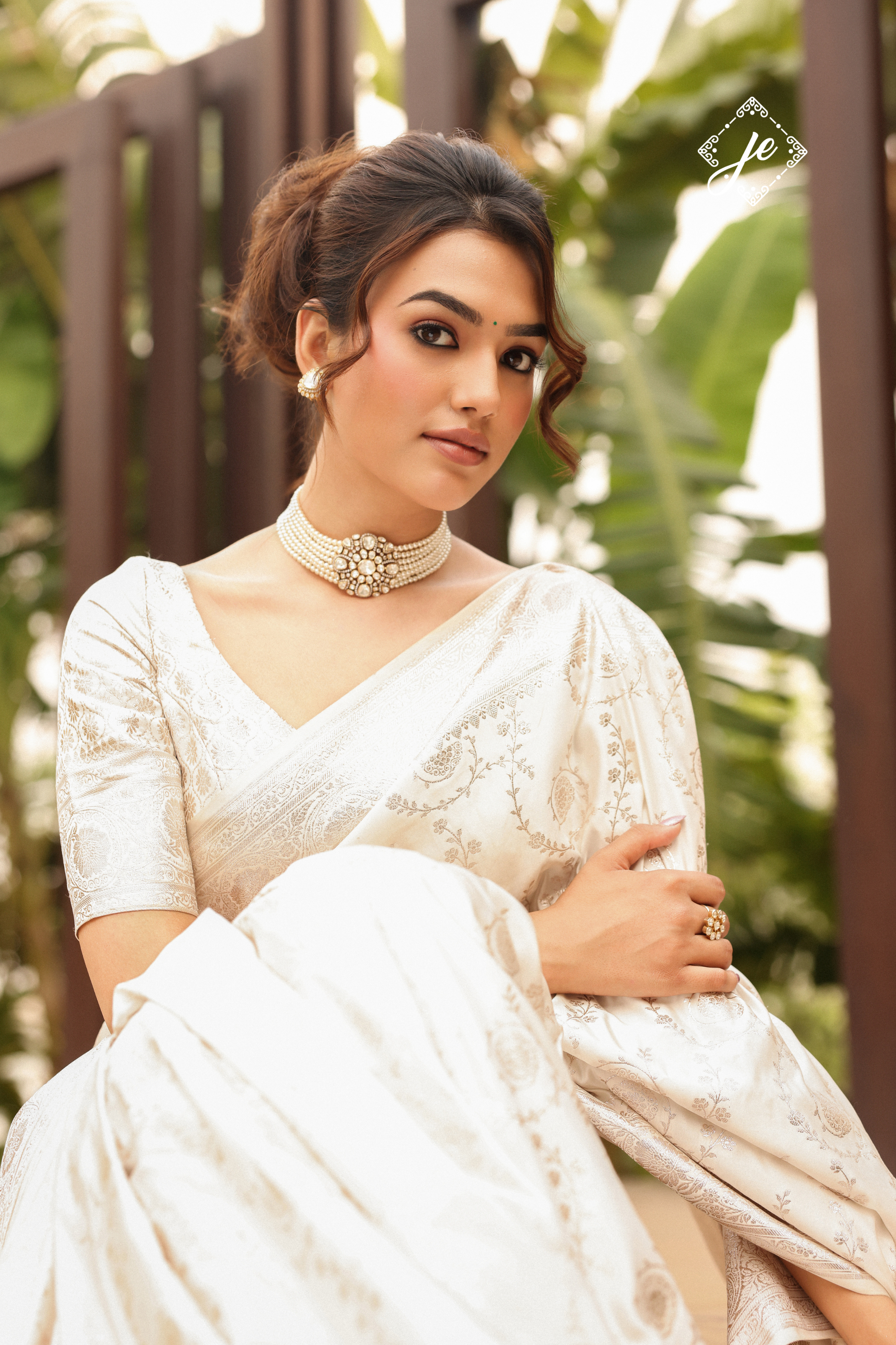 White Satin Silk Jaal Banarasi Saree
