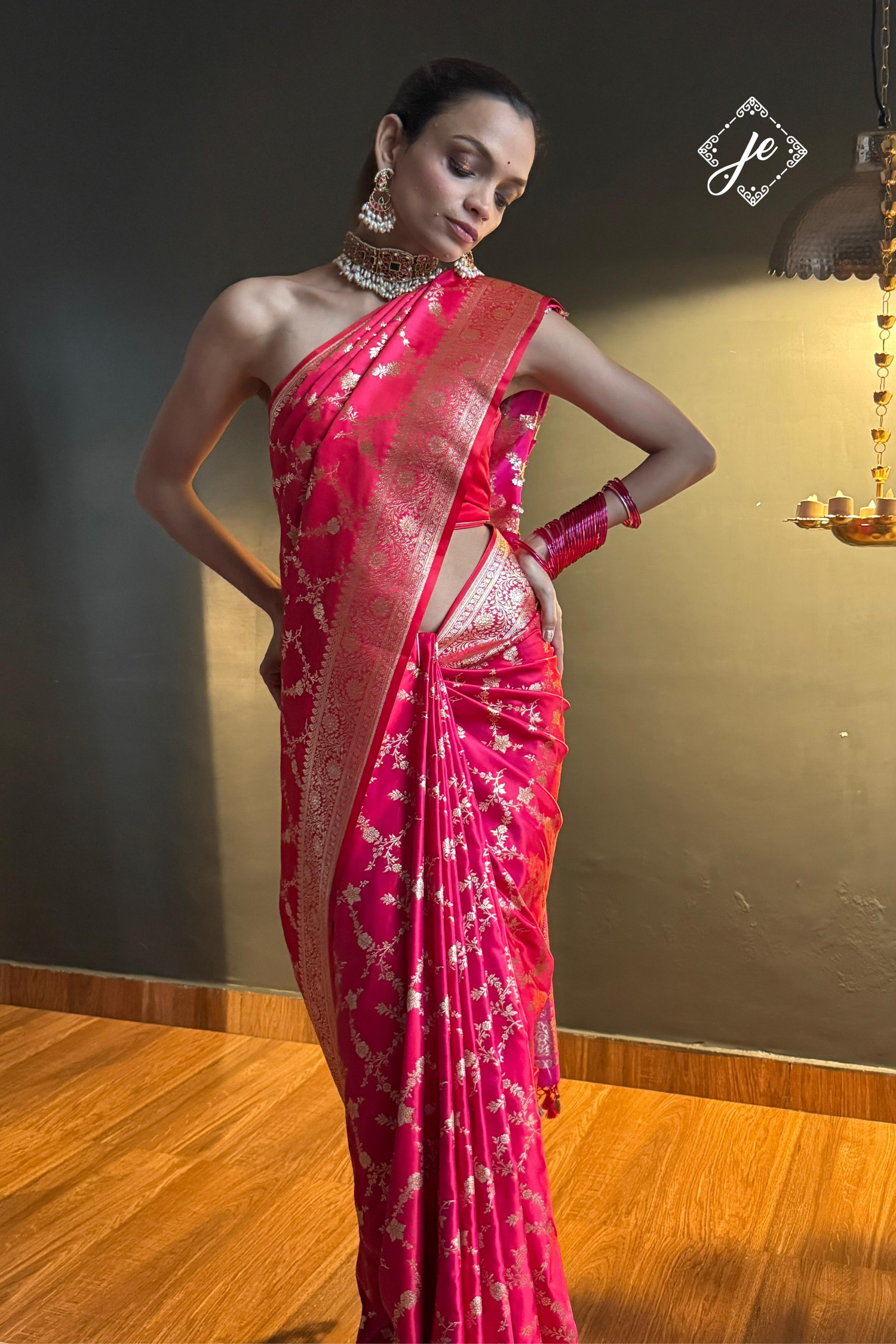 Dual Tone Red Satin Silk Jaal Banarasi Saree