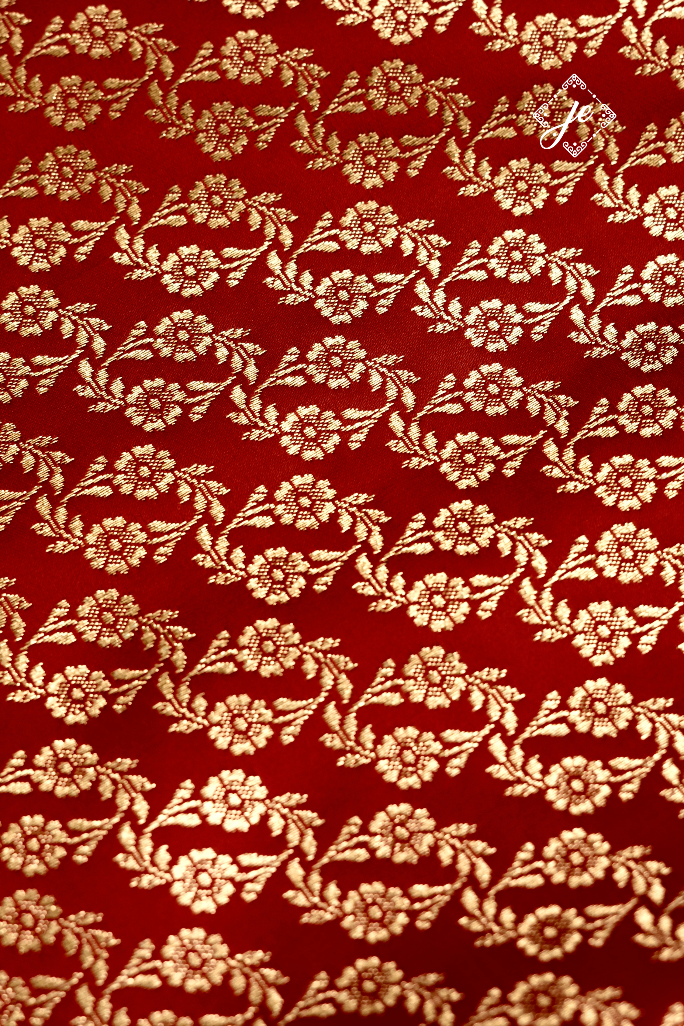 Maroon Scallop Border Satin Silk Banarasi Saree