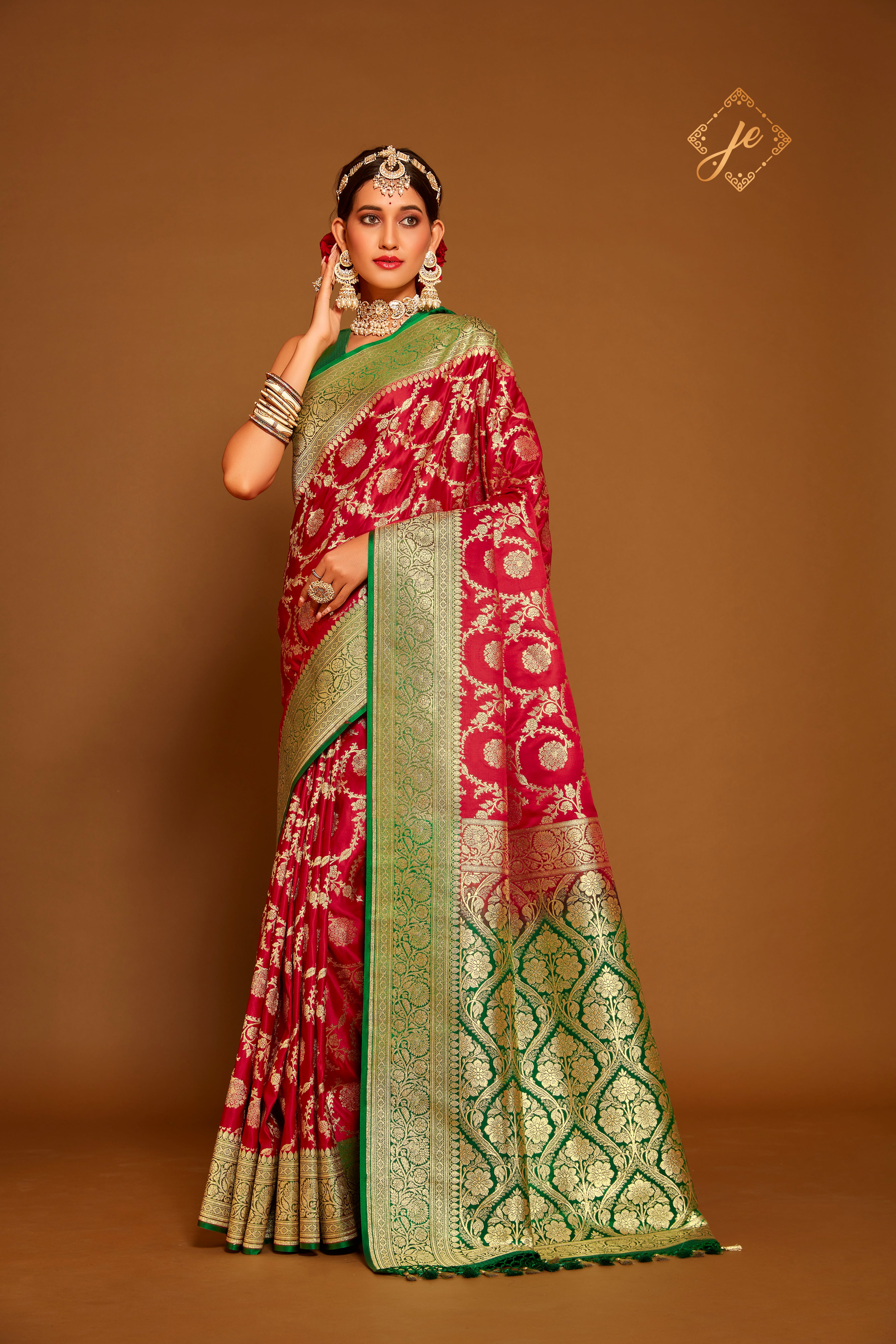 Buy Green Pears Saree Women Red Embroidered Silk Blend Banarasi Saree with  Unstitched Blouse piece Online at Best Prices in India - JioMart.