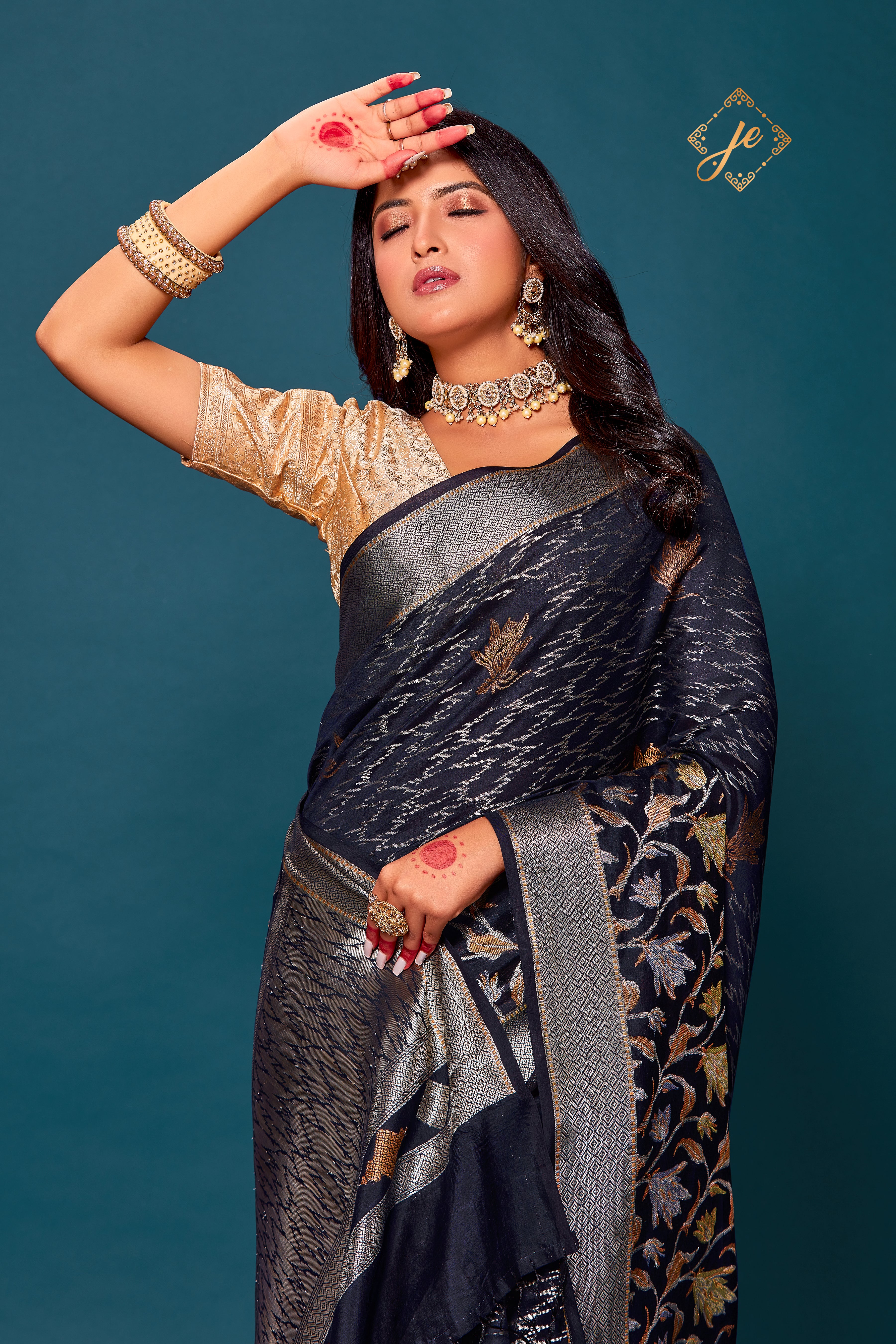 Black Floral Border Pure Silk Banarasi Saree