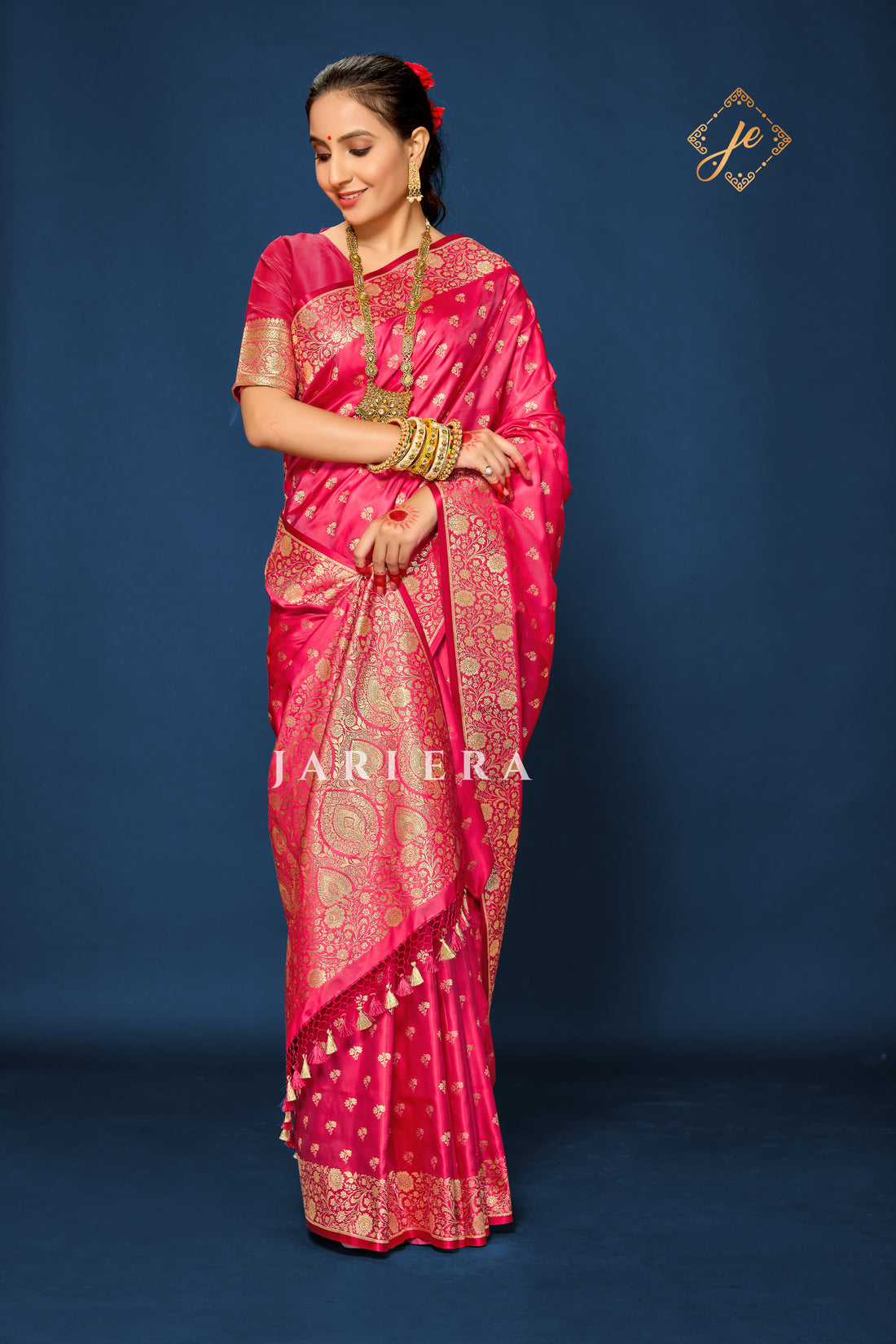 Strawberry Pink Open Border Satin Silk Buti Banarasi Saree